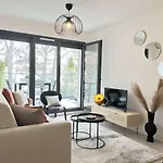 **sainte-maxime: Neuf 2 Pieces, Terrasse, Clim, 4 Couchages** - Fr-1-226-519